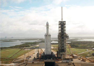 Nechte se okouzlit novým videm společnosti SpaceX, které představuje nejsilnější raketu současnosti